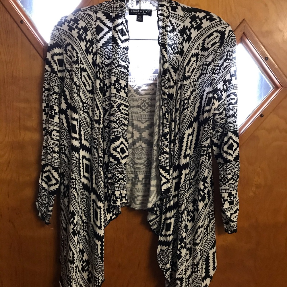 ABOUT A GIRL. Sz S cardigan with 1/2 sleeves - Picture 2 of 4